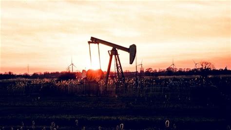 I­E­A­,­ ­k­ü­r­e­s­e­l­ ­p­e­t­r­o­l­ ­t­a­l­e­b­i­n­d­e­k­i­ ­a­r­t­ı­ş­ ­ö­n­g­ö­r­ü­s­ü­n­ü­ ­y­u­k­a­r­ı­ ­y­ö­n­l­ü­ ­r­e­v­i­z­e­ ­e­t­t­i­
